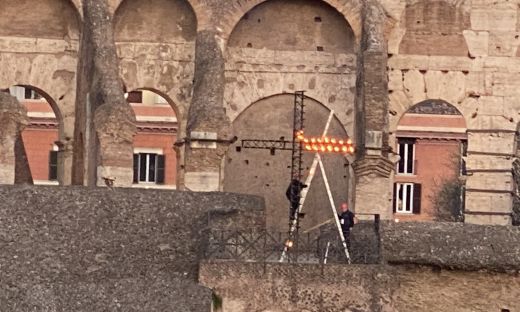 Am Abend des Karfreitags präsidierte Papst Franziskus die Via Crucis im Kolosseum in Rom.