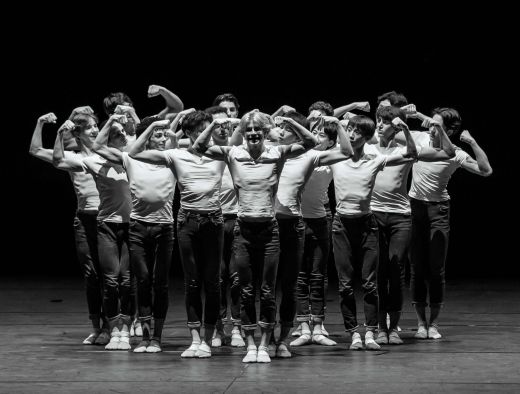 Starke Jungs für eine starktes Stück mit  "Better, Faster, Stronger"  bei der Tanzgala.