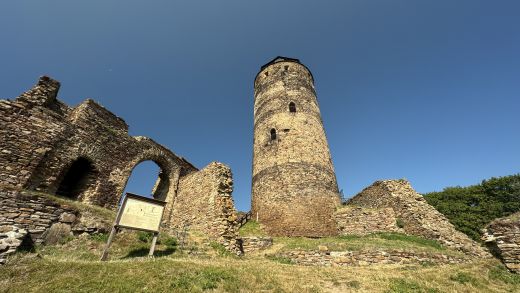 Bergfried von unten 